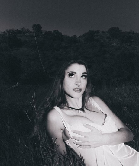 fikikikie onlyfans picture