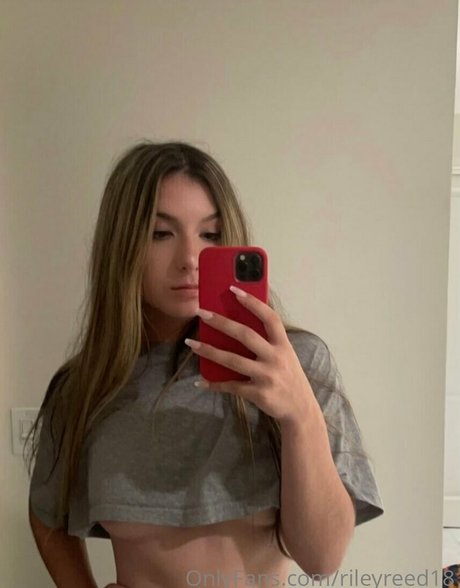 rileyreed18 onlyfans explicit content