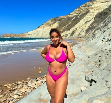 yinamenez pics onlyfans