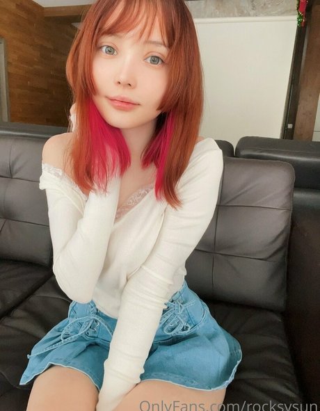 AlisaPikaPika onlyfans pics