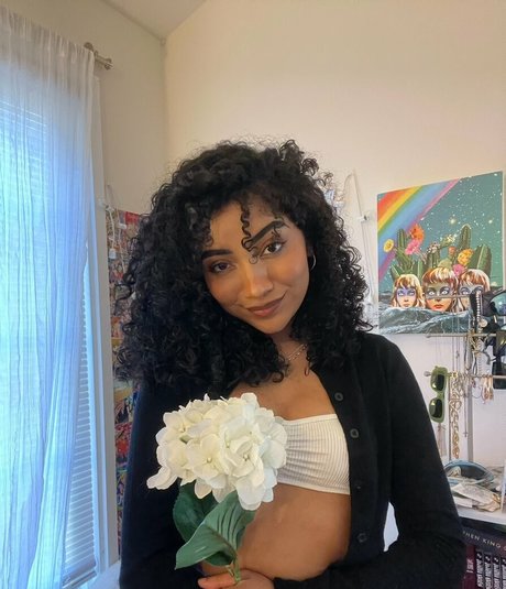 krystalogy only fans nude leaks