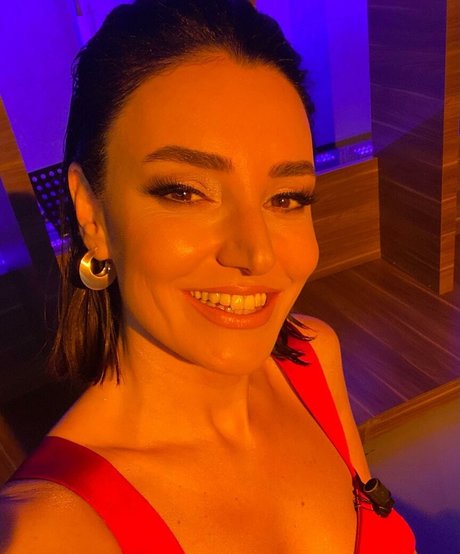 Sevcan Orhan onlyfans strip