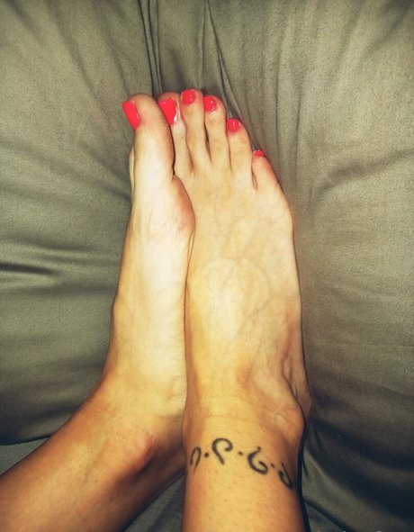 clarita feet onlyfans nudes porn