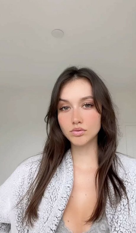 Amy Dangerfield onlyfans sextape