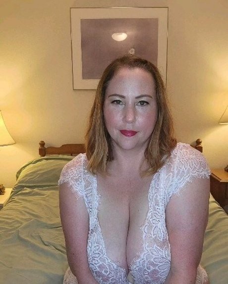 Ave Stone nude only fans