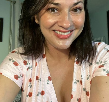 Ave Stone onlyfans leake