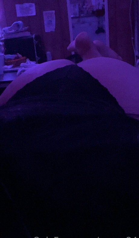 eveee24 nude onlyfans pics