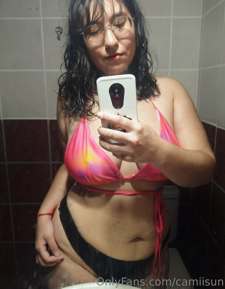 camiisun onlyfans topless