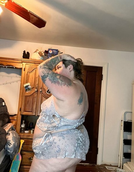 rainbowbelli strip onlyfans