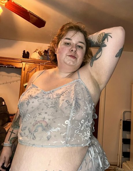 rainbowbelli onlyfans star