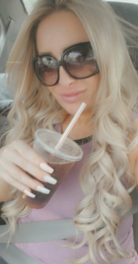 ashleygoldca onlyfans joi