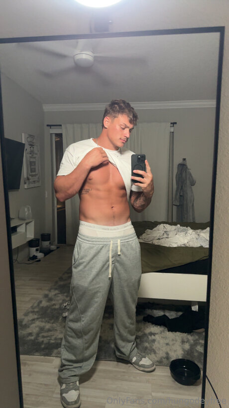 female orgasm onlyfans art naked snapshot