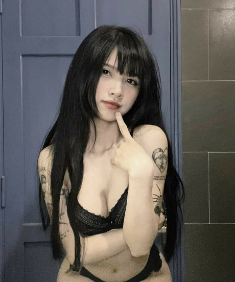 sorrylylyy naked onlyfans