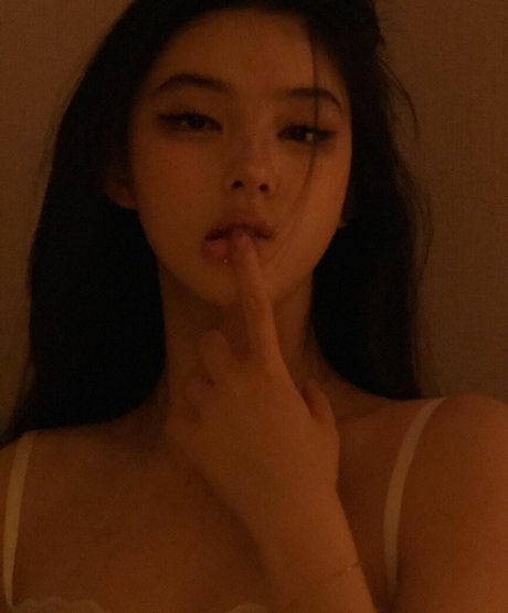 iamazhai topless onlyfans