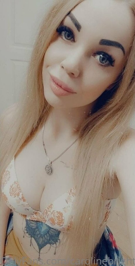 carolinebright onlyfans tits