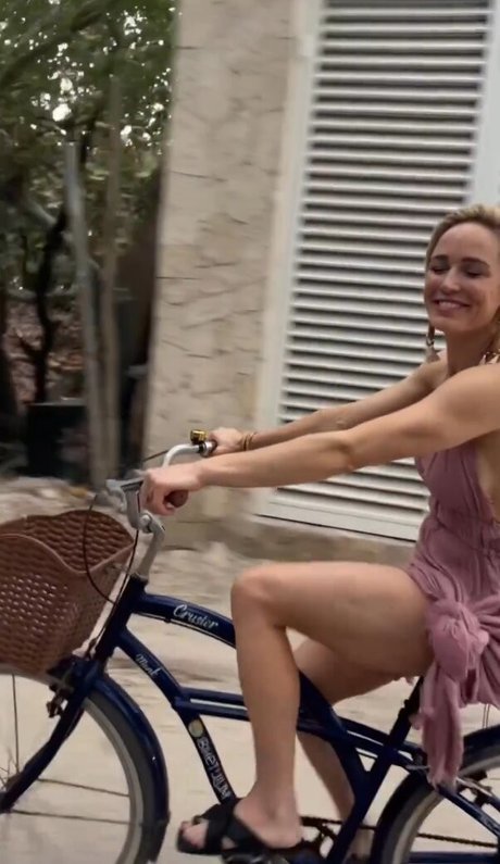 Caity Lotz joi onlyfans