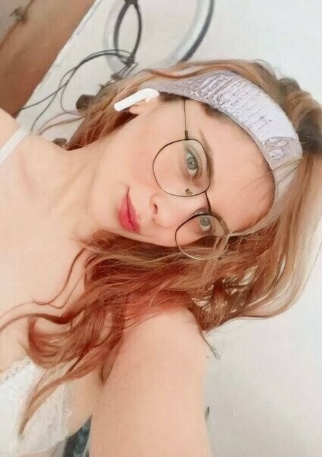 lovelola6969 onlyfans model photos