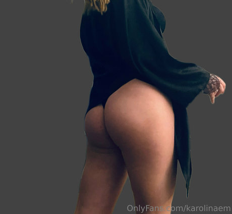 karolinaaemm feet onlyfans