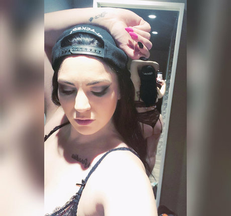 Anacondanoire onlyfans model images