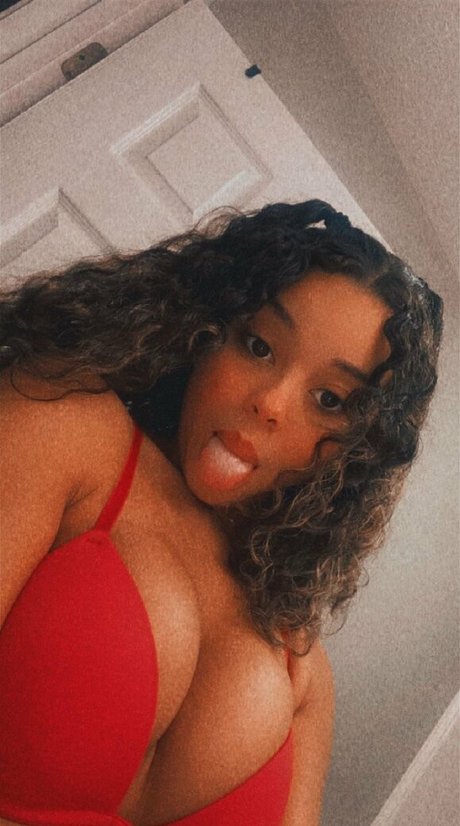 pretty onlyfans free self-portrait