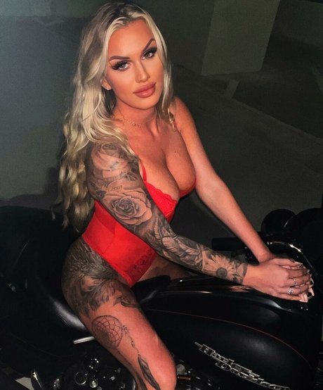 Kara C onlyfans strip