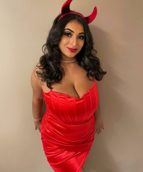 Mimi Russo onlyfans topless