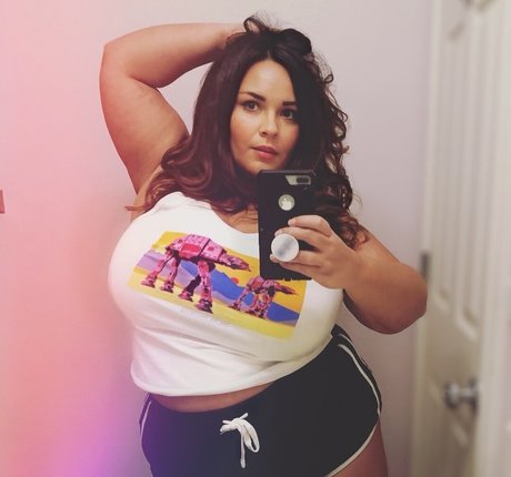 Nicole Denise Johansson onlyfans images