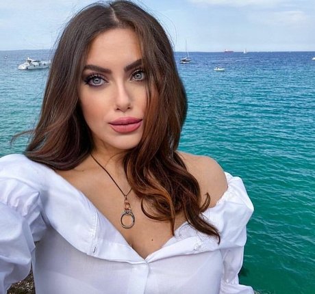 Ylenia Bevelacqua on onlyfans