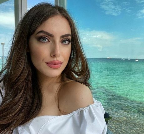 Ylenia Bevelacqua onlyfans.