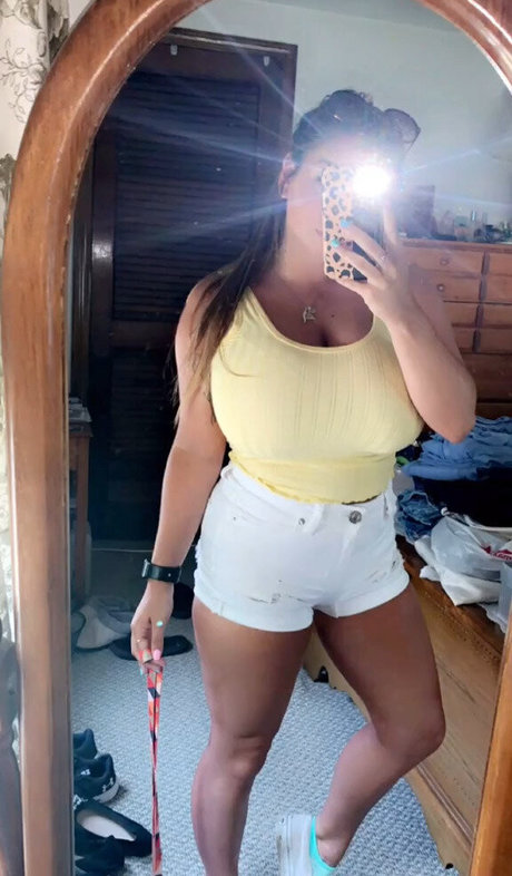 Lauren Risotti onlyfans naked pics