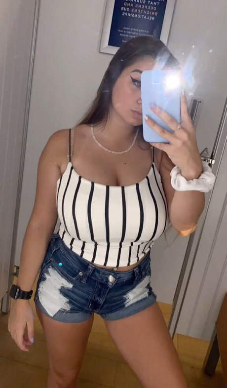 Lauren Risotti onlyfans leake