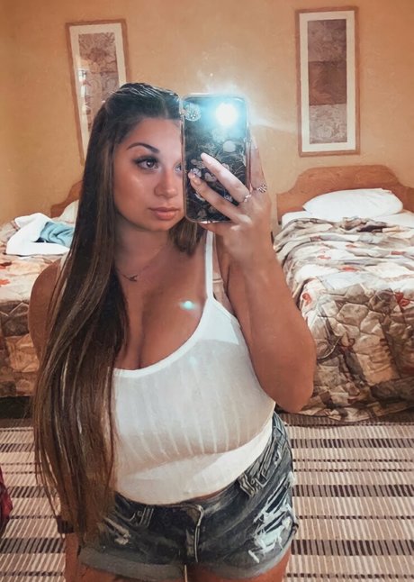 Lauren Risotti onlyfans leaked tits