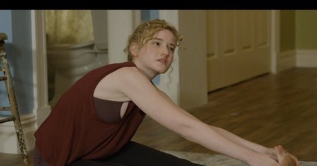 Julia Garner onlyfans leakd