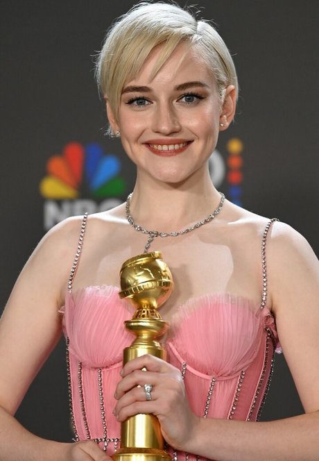 Julia Garner onlyfans archive