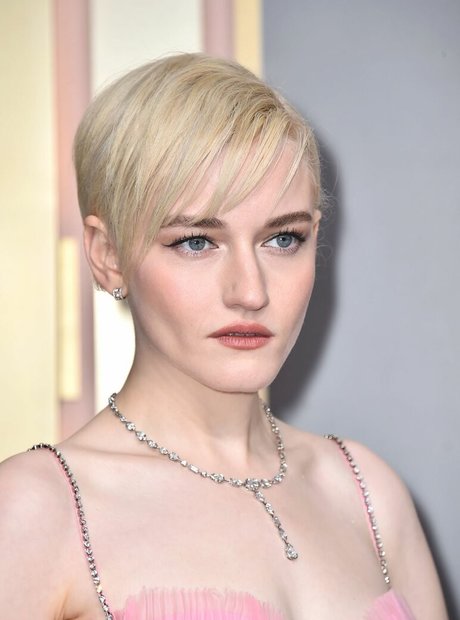 Julia Garner onlyfans porn