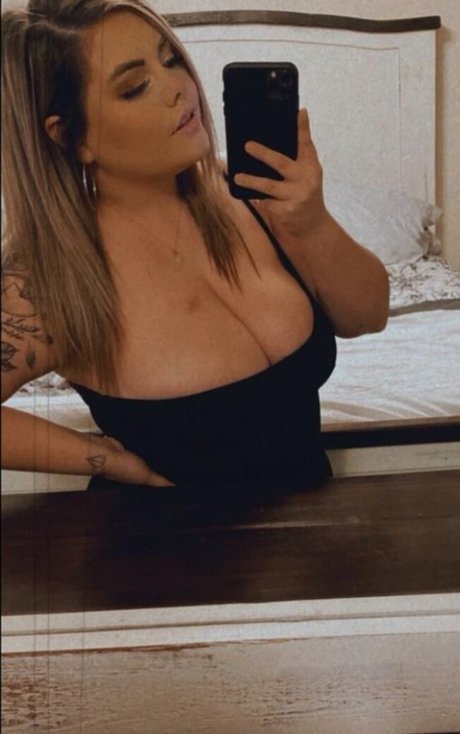 shemale creampie onlyfans beautiful selfie