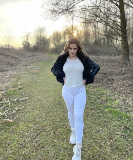 blonde midget onlyfans hot xxx pics