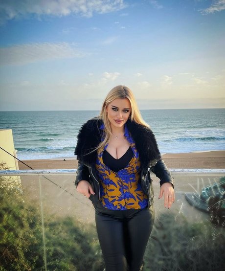 Anastasia Ticus onlyfans star