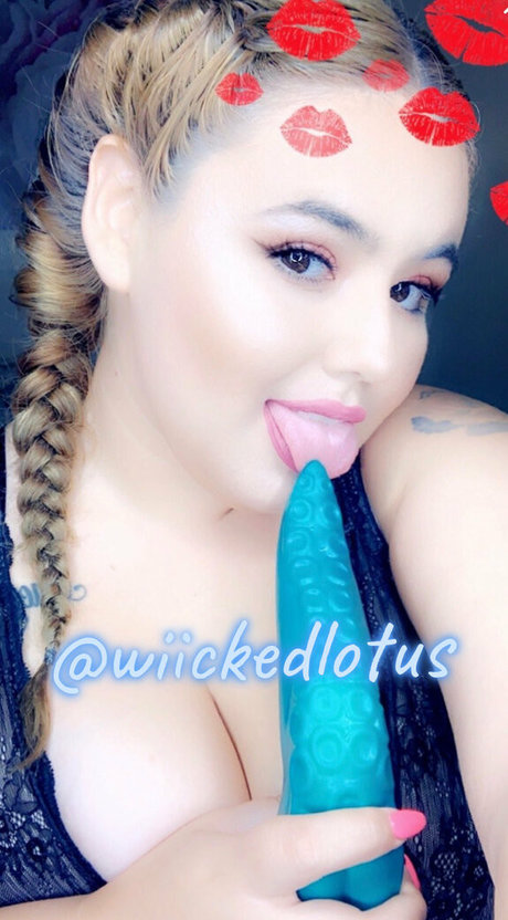 wiickedlotus onlyfans porn leaked
