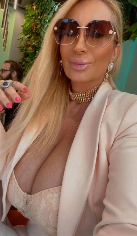 Mara Traversi onlyfans leaks