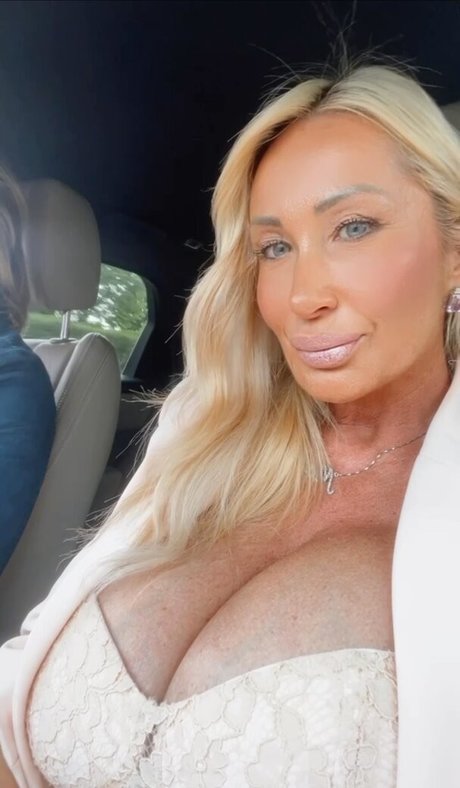 Mara Traversi onlyfans leaked sex