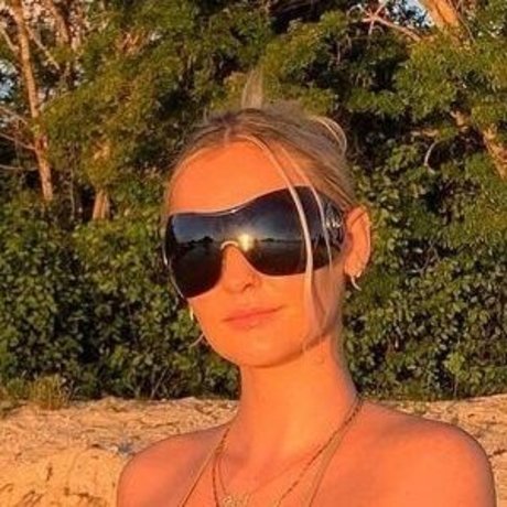 Poppyy Hopson onlyfans explicit content