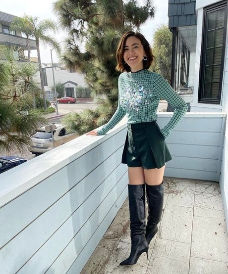 Jessica Yu Li Henwick onlyfans fuck