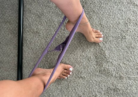 alittleoftiff topless onlyfans