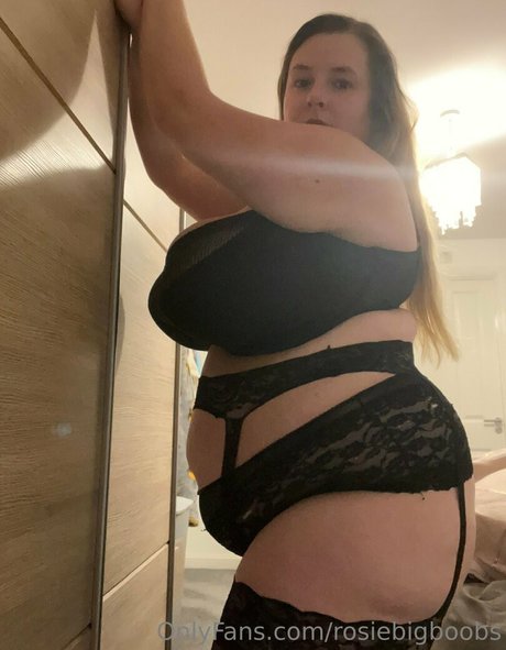 rosiebigboobs leak onlyfans nude