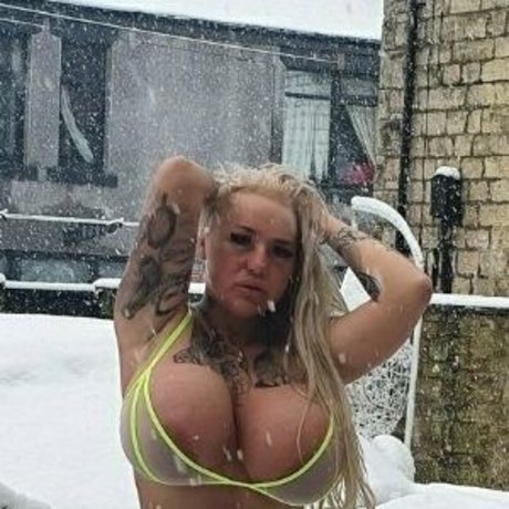 kirstywife only fans sex