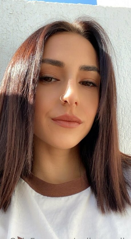 polly smalls only fans nude