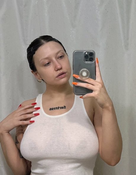 yyentaa onlyfans sexy