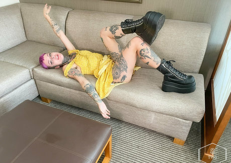 travelswithgrey onlyfans leak nude