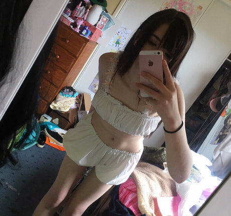 Tsuruko The Alien onlyfans nudes